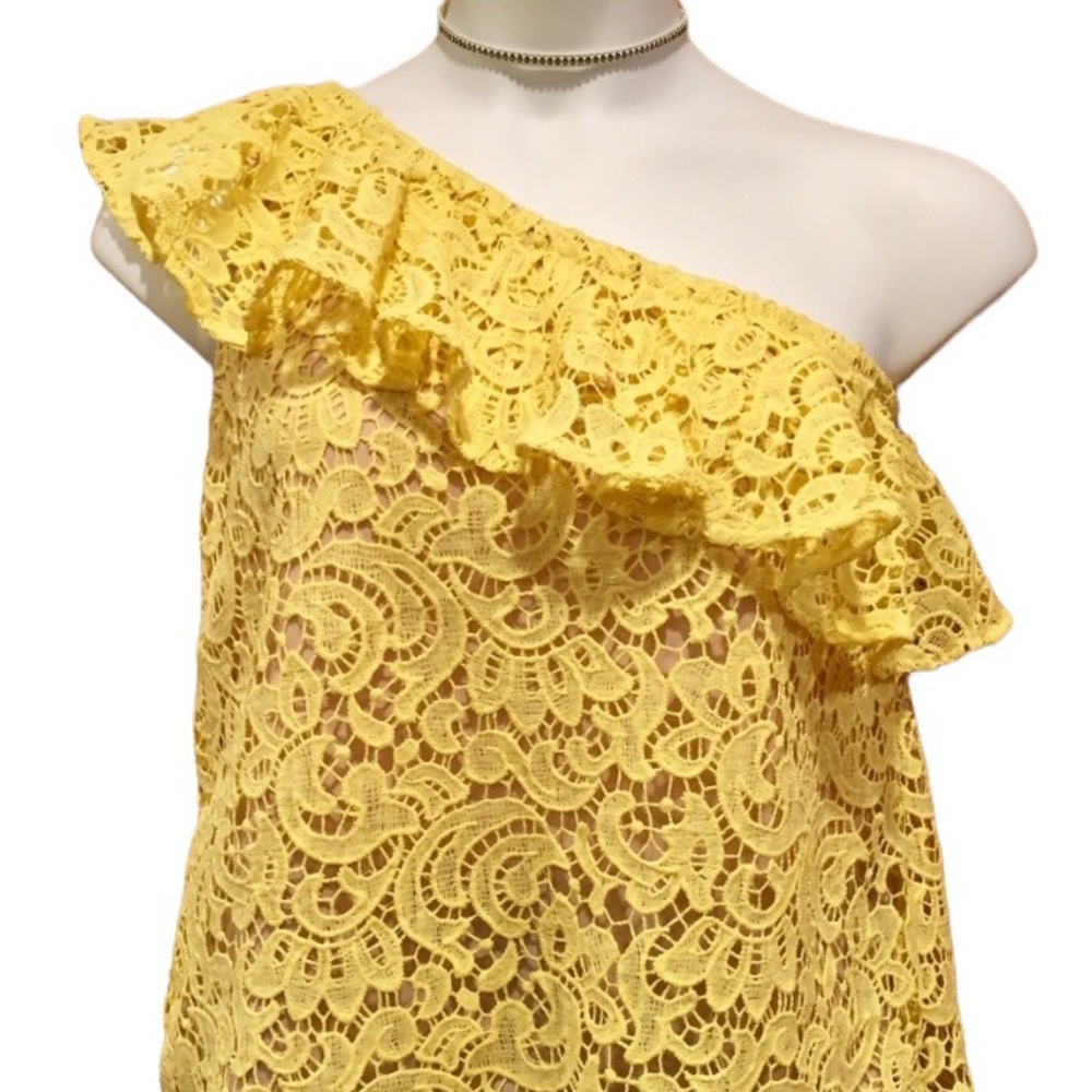 Blu Pepper Asymmetrical Yellow Floral Lace One Shoulder Top Large